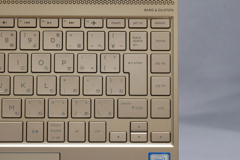 無理な配列はほとんどなく、タッチタイプも余裕だが、個人的にはEnterキー右にキーを配置する点が残念