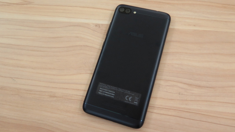 ディープシーブラックの背面