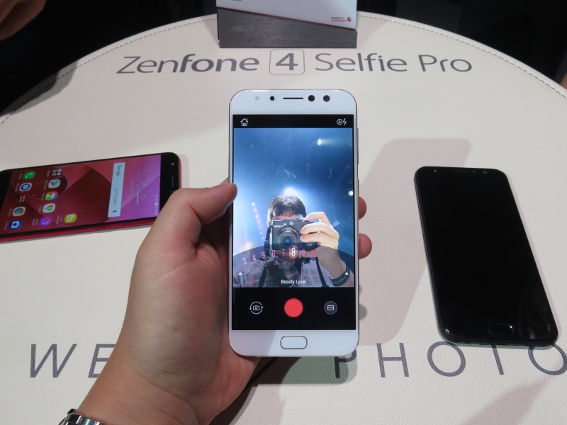 美顔の補正レベルを選んで撮影するだけのシンプルなUI