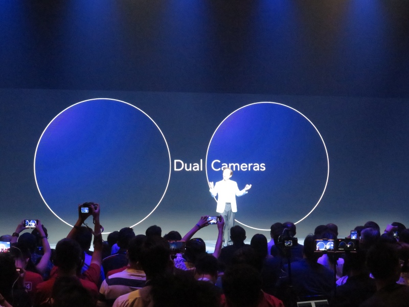 デュアルカメラシステム