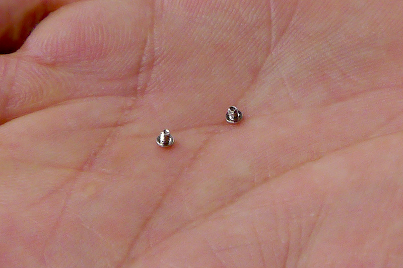 使用するネジはこんなに小さい