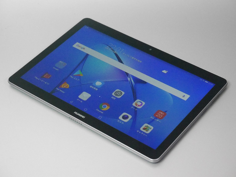 製品外観。横向きにした際にインカメラが上部に来るようレイアウトされている