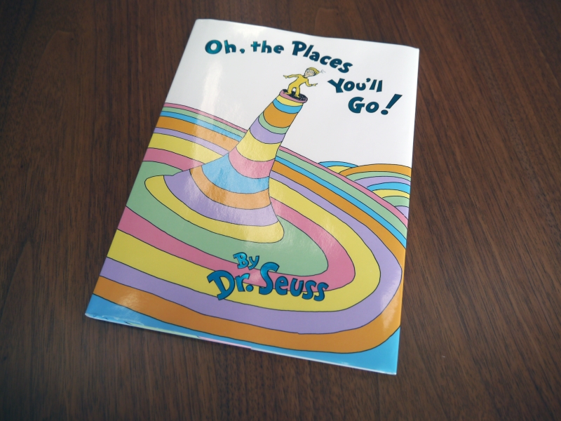 ドクター・スース氏の絵本『Oh, the Places You'll Go!』も社長室に置かれている