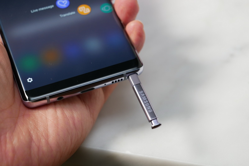 筐体右下にS pen内蔵