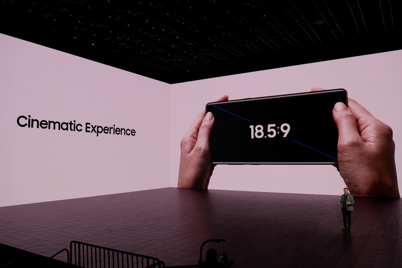 アスペクト比18.5:9