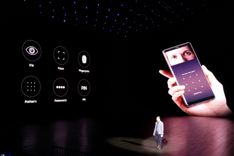 虹彩認証、指紋認証など、全6種類の認証機能を利用可能