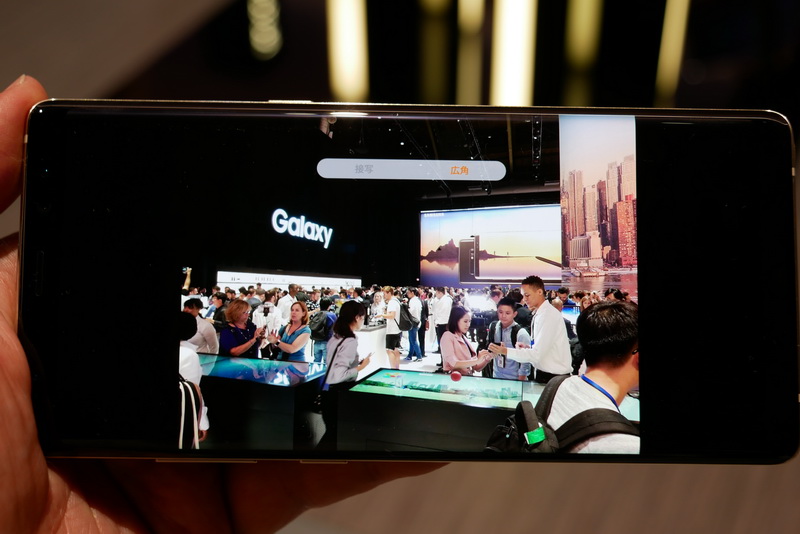 Live Focus撮影時には、広角と望遠双方が同時に撮影される