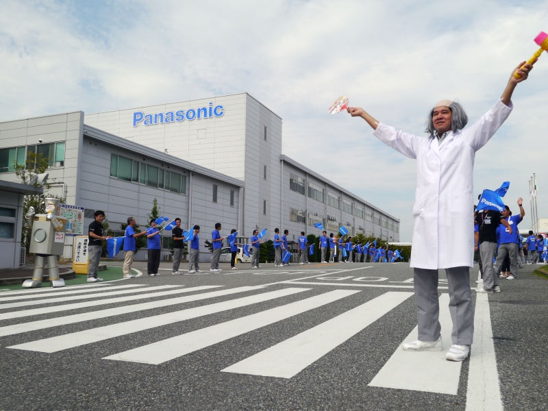 レッツノート博士も手を振って送り出す