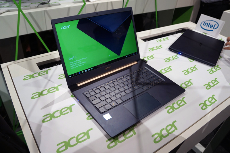 14型クラムシェルノート「Swift 5」