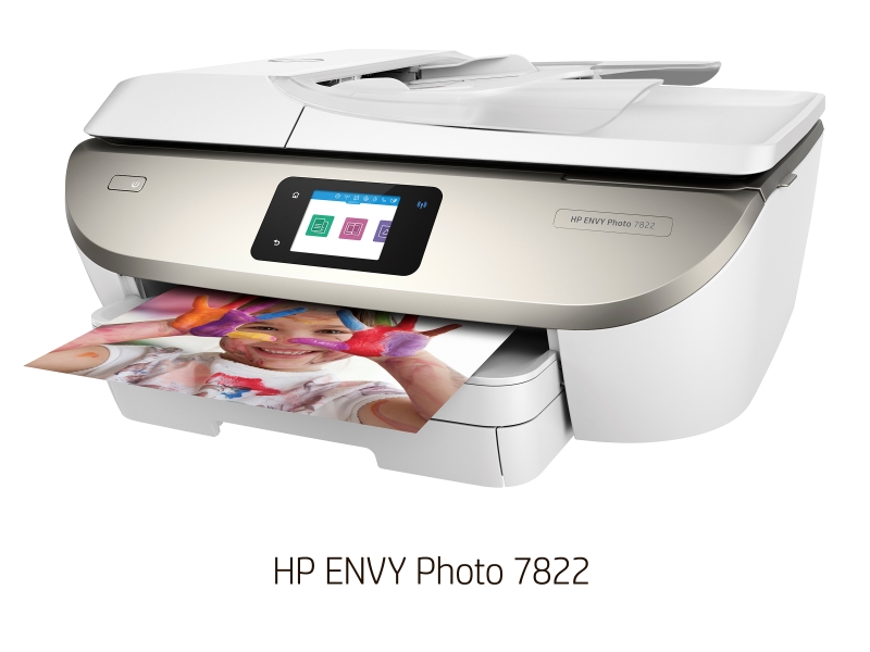 HP ENVY Photo 7822<br>仕様はHP ENVY Photo 7820と同じだが本体色がホワイトである点が異なり、こちらは量販店モデルとなる。価格はオープンプライスで、10月下旬以降発売