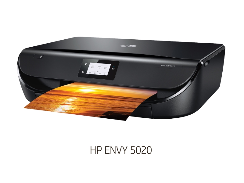 HP ENVY 5020<br>直販価格11,800円、10月26日発売<br>エントリーモデルながら自動両面印刷やWi-Fi/Bluetooth SMARTに対応<br>仕様: A4カラーインクジェット複合機(プリント/コピー/スキャン)、プリントヘッド一体型(黒: 顔料インク、カラー: 3色一体型染料インク)、印刷速度(A4):モノクロ約10ppm、カラー約7ppm、その他: 2.2型モノクロタッチスクリーン、自動両面印刷