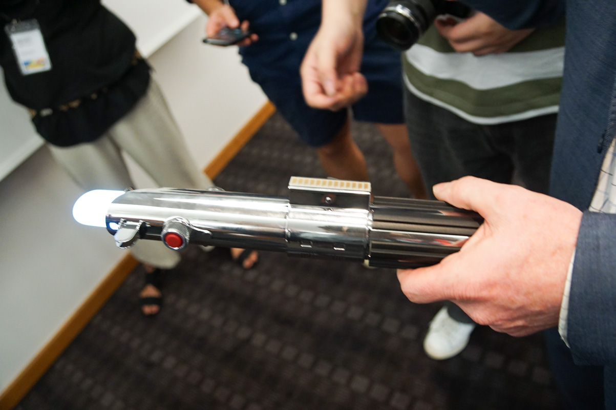 ライトセーバーコントローラはジェダイが持っているライトセーバーのレプリカ