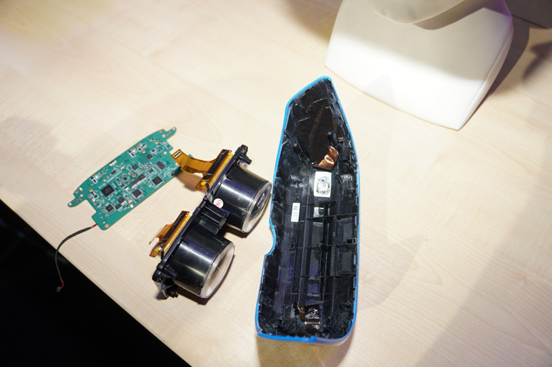 Windows MRを分解したところ