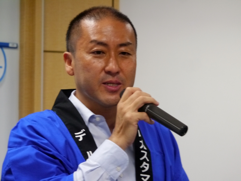 挨拶するデル宮崎カスタマーセンター長兼カスタマーサポートサービス本部長の金子知生氏