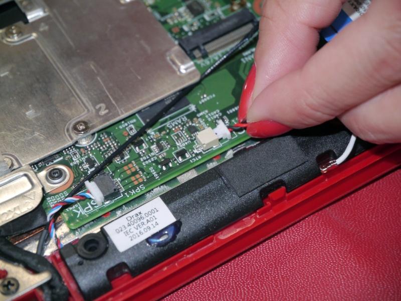 CMOSケーブルの取り付け作業