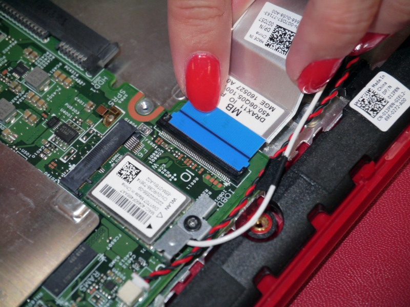 I/Oケーブルを接続する作業