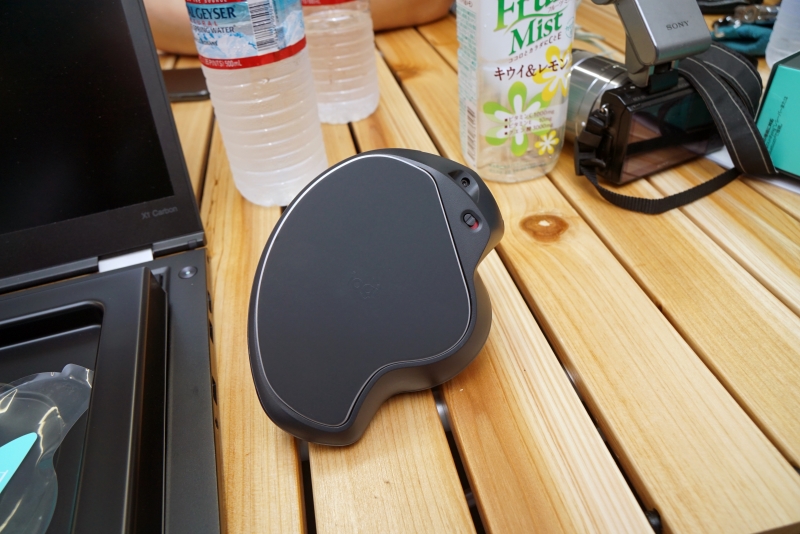 傾きを変える金属プレートは外すこともできる