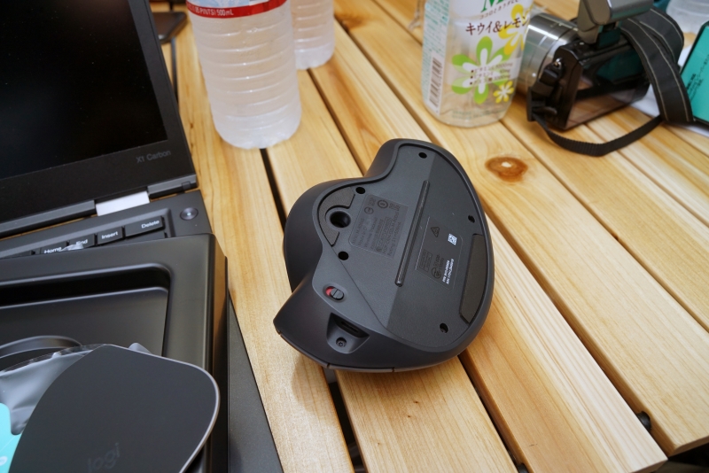 傾きを変える金属プレートは外すこともできる