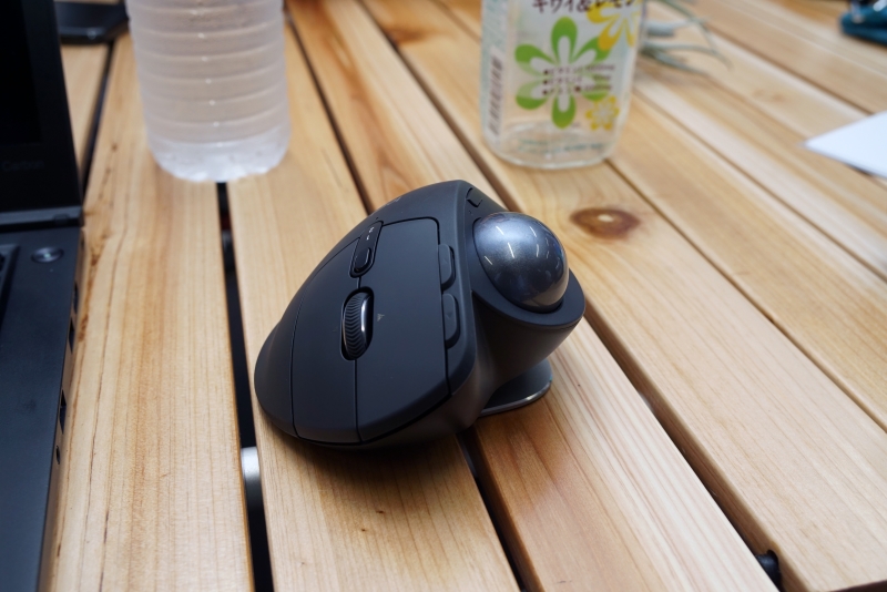 傾きを変える金属プレートは外すこともできる