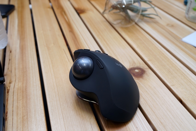 傾きを変える金属プレートは外すこともできる