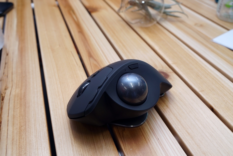 傾きを変える金属プレートは外すこともできる