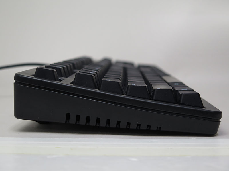 8度の角度がつくスタンド付き