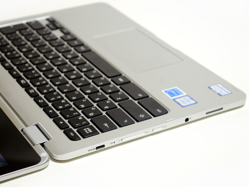 左側面は、USB 3.0 Type-C、バッテリLED、音量±ボタン、電源ボタン、音声入出力、左スピーカー
