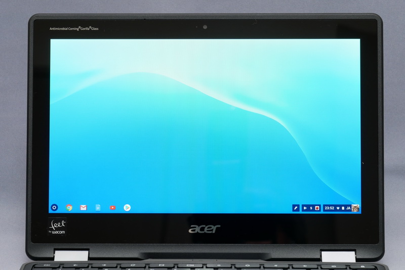 1,366×768ドット表示対応の11.6型液晶を搭載