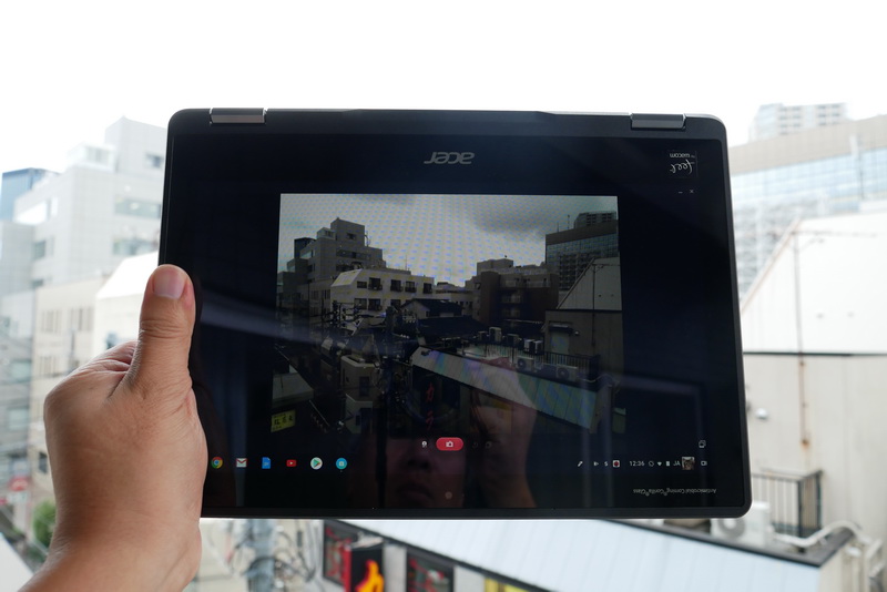 このように、タブレットモードでも画面で映像を確認しながら撮影が可能だ