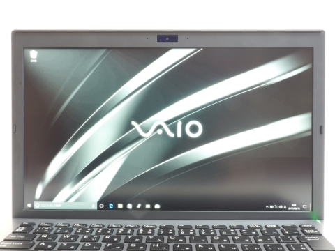 Hothotレビュー】水かけ試験にも3分耐える13.3型モバイルノート「VAIO