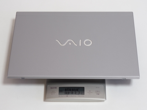 Hothotレビュー】水かけ試験にも3分耐える13.3型モバイルノート「VAIO