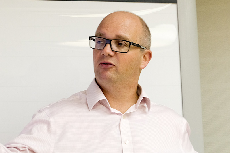 Chris Longstaff氏 (Senior Director of Technology & Products, Imagination Technologies Ltd.)