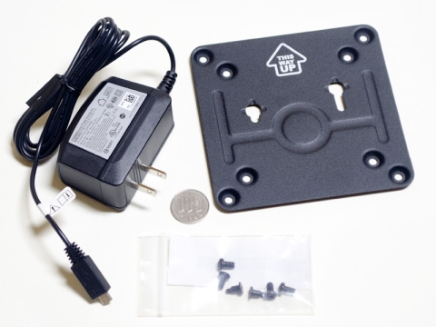 西川和久の不定期コラム】NUCよりも小さい手のひらサイズの超小型PC