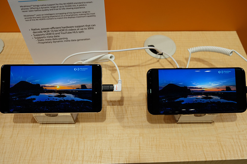 HDR対応のGalaxy S8(右)との比較