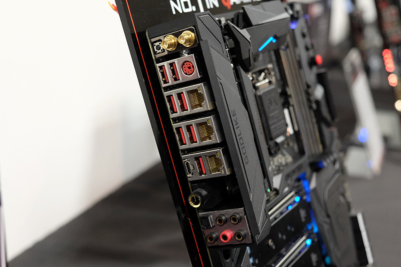 バックパネルインターフェイス