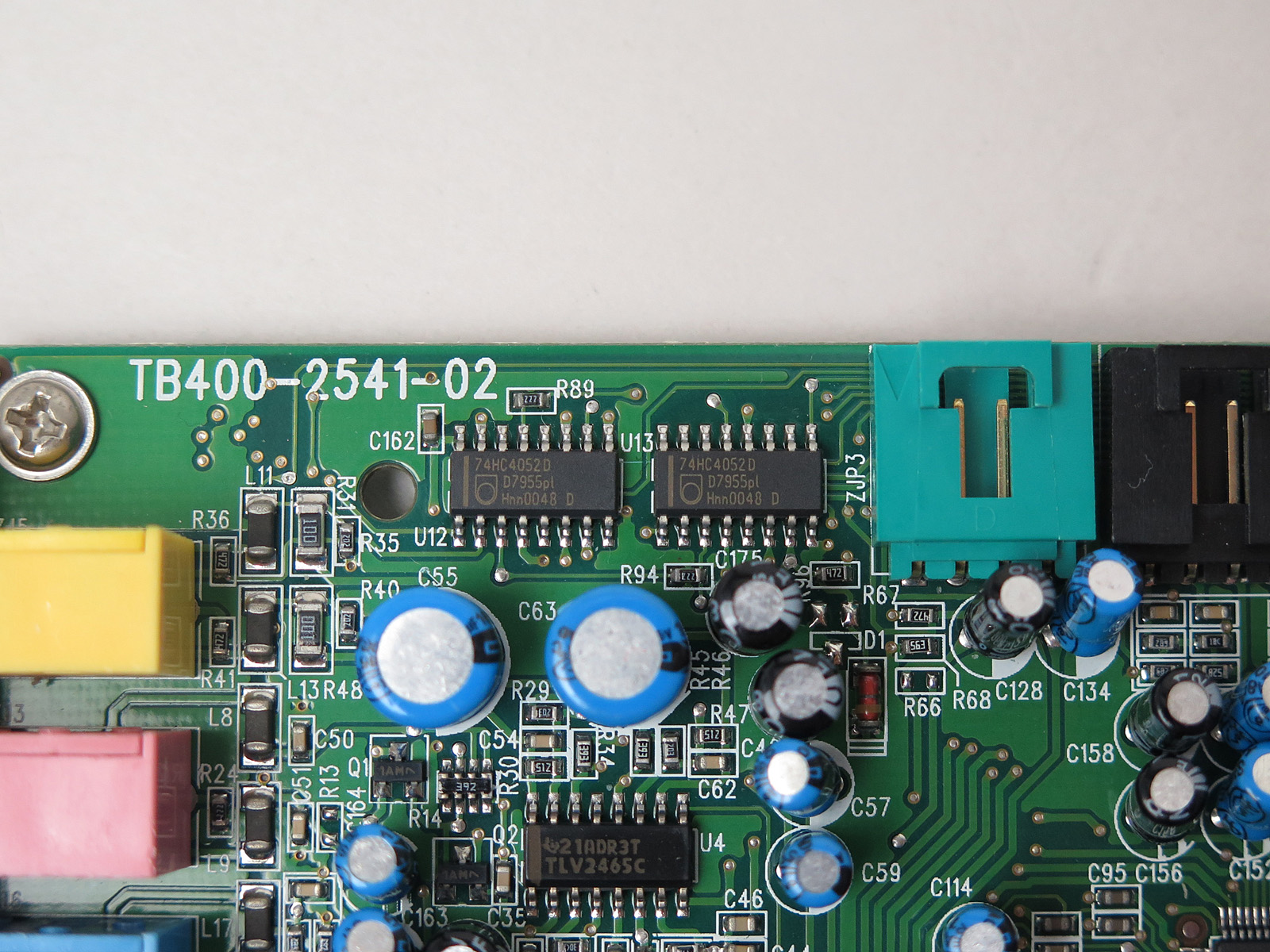 Philipsの「74HC4052D」はマルチプレクサ/マルチデプレクサ