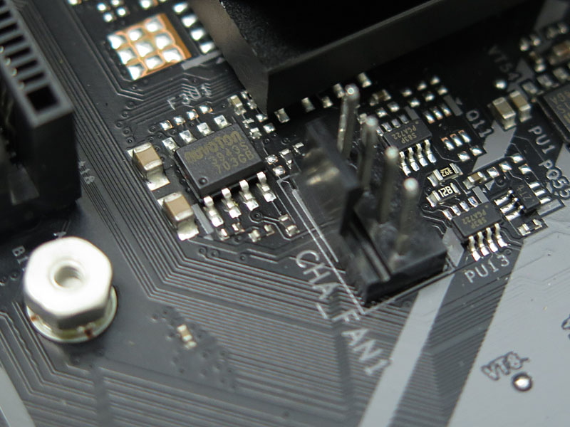 Nuvotonの「3943S」はファンコントローラで、一部ファンは電圧で回転数を制御できる