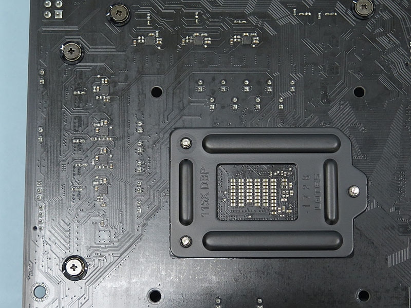 背面にフェーズダブラーが7基装着されており、実質14フェーズとなっている