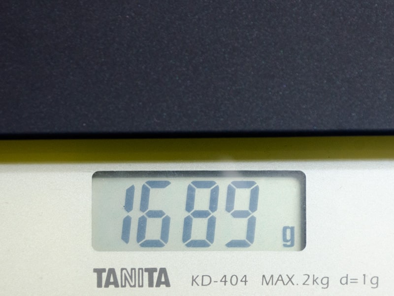 重量は実測で1,689g