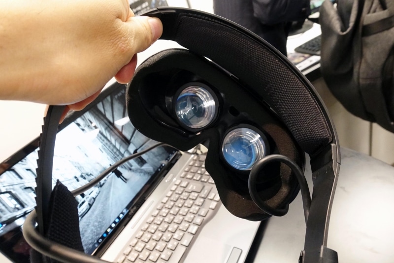 HDMIとUSBケーブルをPCに接続する