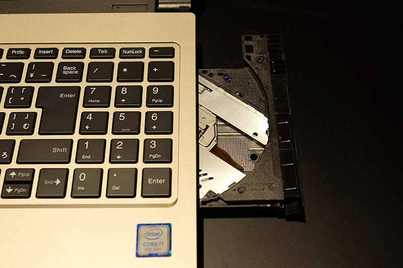 光学ドライブ搭載