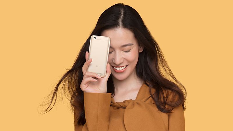 シャンパンゴールド