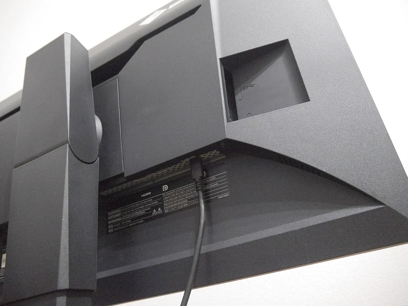 背面にUSB Type-Cポート×1を搭載する