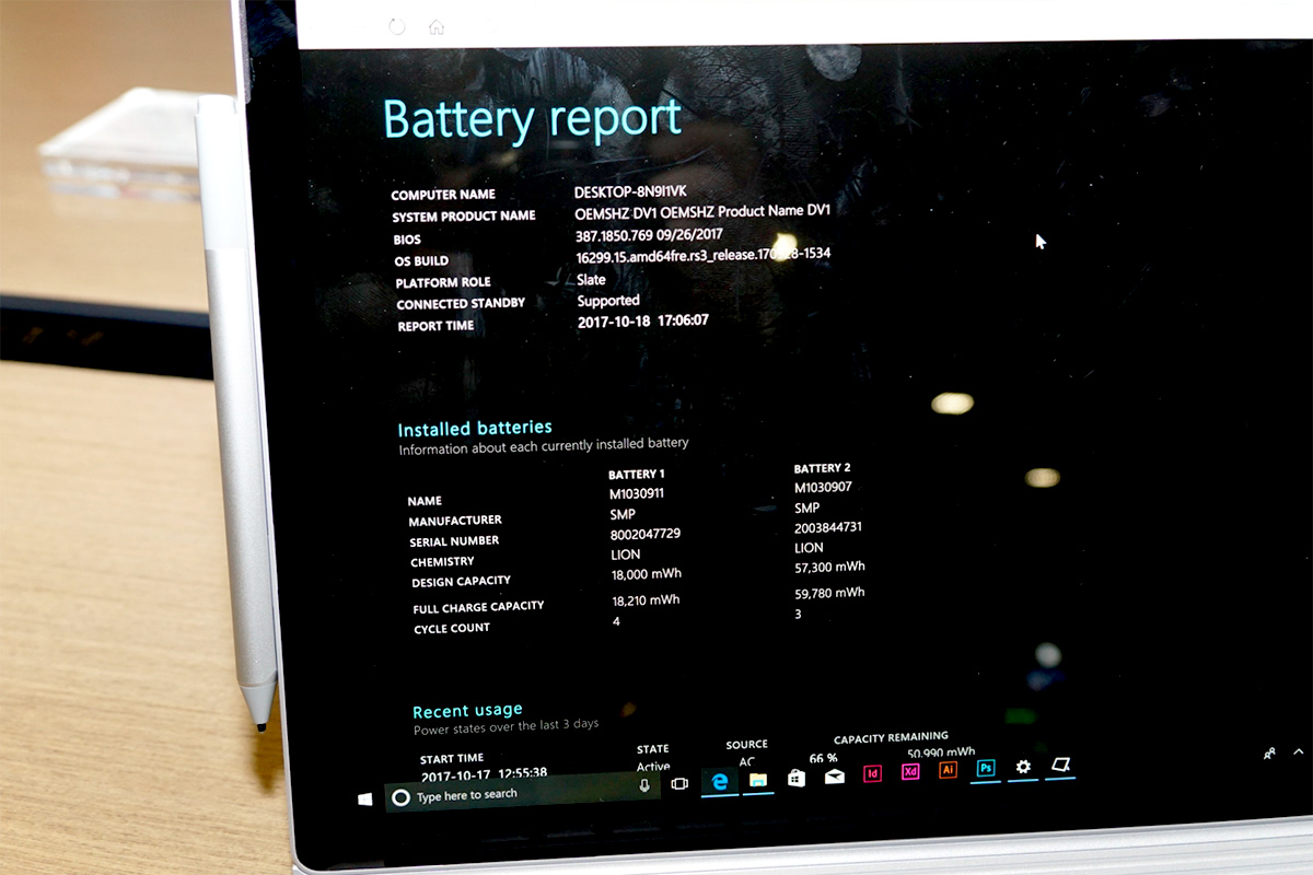 Surface Book 2 13.5型の左側面バッテリ容量約18Wh(タブレット)+約60Wh(キーボード側)