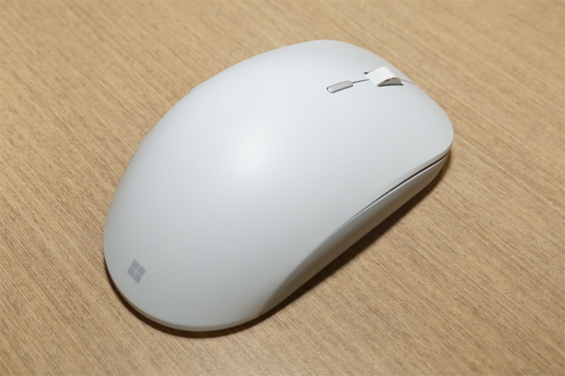 Microsoftブースに展示されていた新型のSurfaceマウス