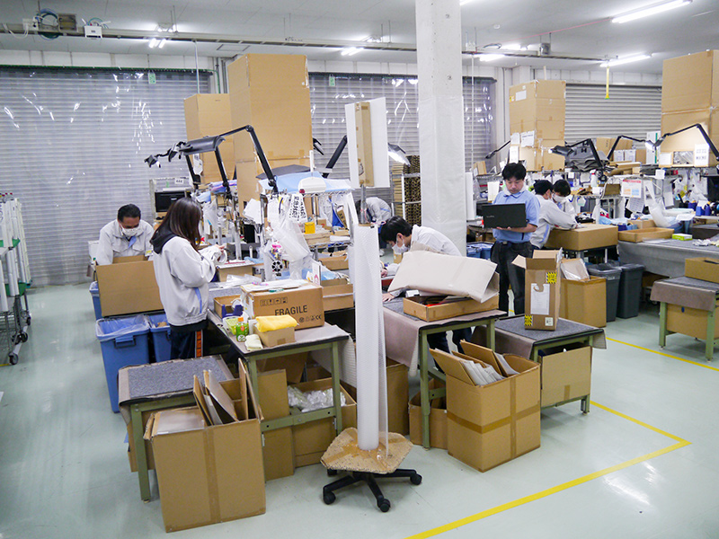 入庫後に開梱作業を行なうエリア