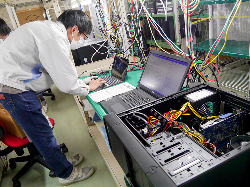 クオリティコントロール(QC)エリア。ここで29項目のチェックを行なう