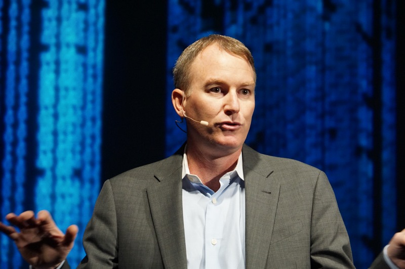 Intel副社長兼セール＆マーケティング事業本部産業セールス事業部長のシャノン・プーラン氏