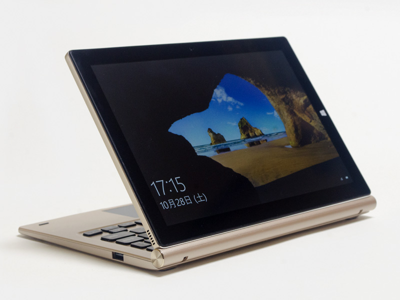 スタンドモード。キーボード右側面にUSB×1