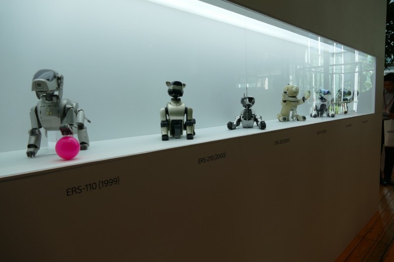 先代のAIBOラインナップ